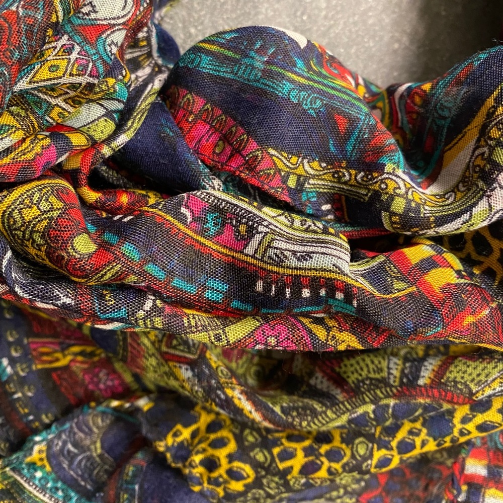 Patterned Scarf - Picture 5 of 10